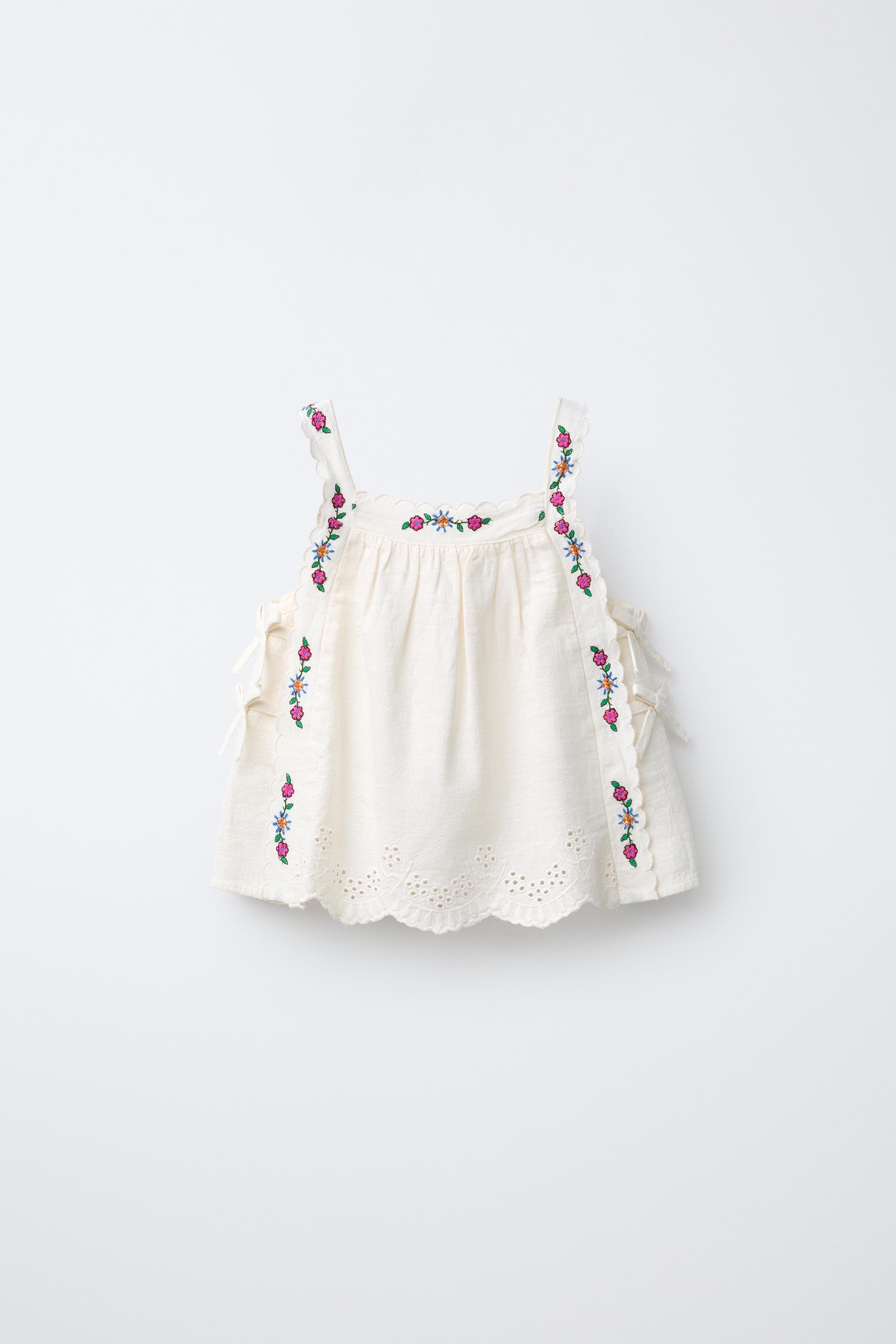 TOP À FLEURS BRODÉES AVEC COTON ET LIN